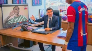 巴萨巨头再会晤拉什福德兄长，或要求逼宫曼联！拉爵难卖3000万以上