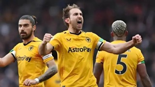 垫底狼队刀斩英超第3！埃梅里两度折戟同一死敌，维拉前四悬了？