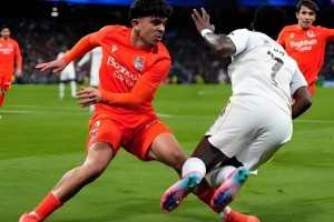 西甲最新消息：马竞24脚射门，3-2绝杀！巴萨1-0，4分领跑，争冠有悬念！