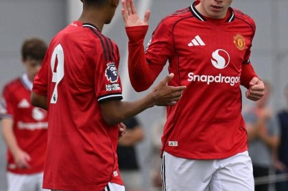 鲁尼长子梦想10年内成为曼联主力！小梅西再入世界波，卡里克观战